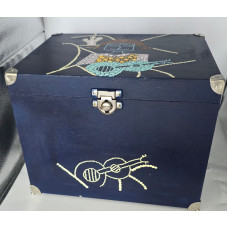 CAIXA MDF PINTADA A MÃO PARA CADEADO AZUL KRISS JONES
